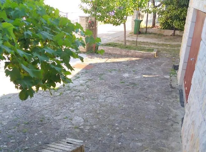 公寓 With A Parking Space Pjescana Uvala, - 16054 普拉